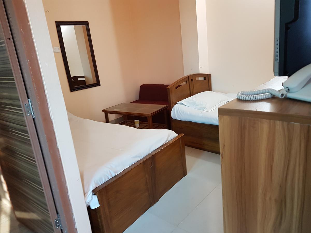 Dakhin Kattali Hotel Diamond Park מראה חיצוני תמונה